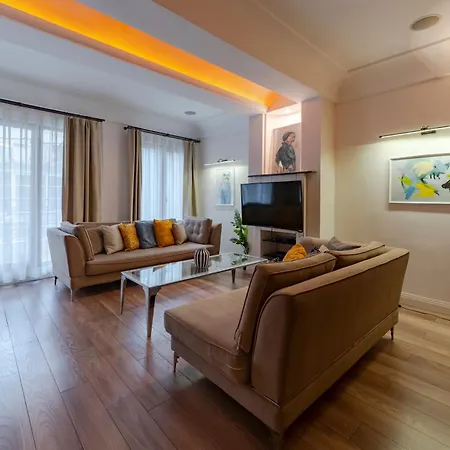 3-bedroom With Balcony And Elevator Istanbul