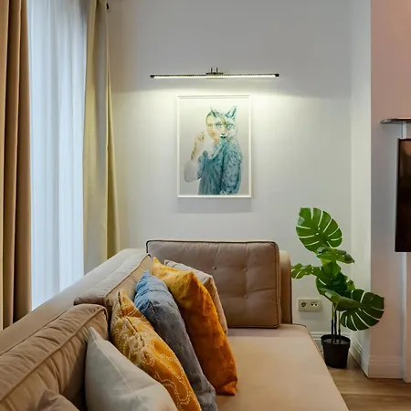 3-bedroom With Balcony And Elevator *