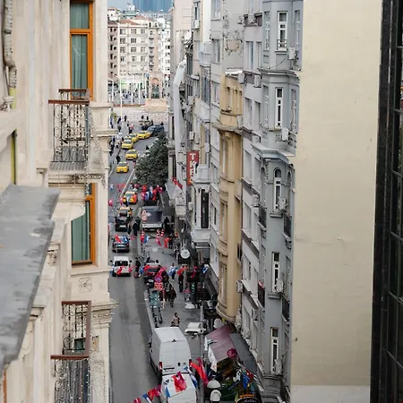 3-bedroom With Balcony And Elevator