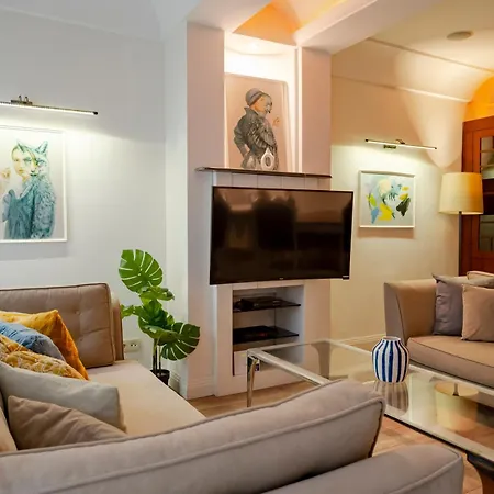 3-bedroom With Balcony And Elevator * Istambul